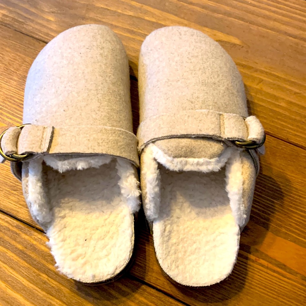 Slip on casual shoes